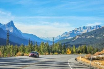 15 BEST Stops on the Icefields Parkway you can visit in 1-Day!