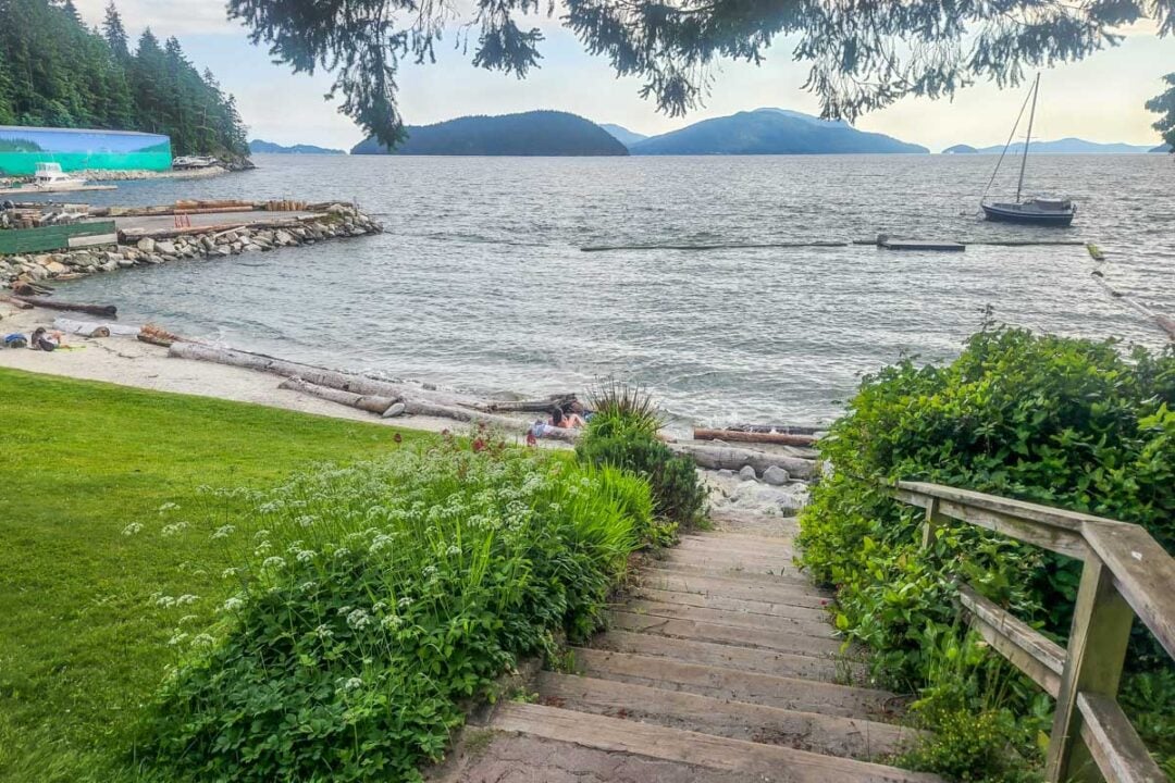 12 BEST Stops on the Drive from Vancouver to Squamish Road Trip