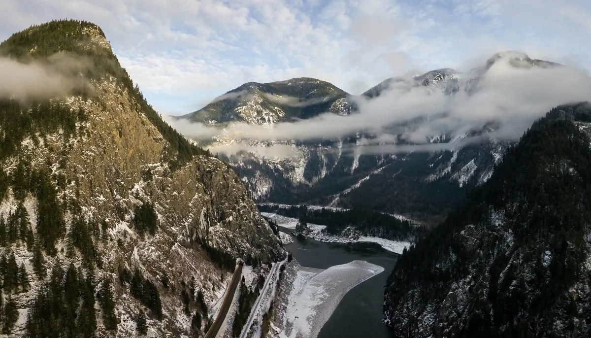 8 BEST Stops on the Drive from Vancouver to Hope