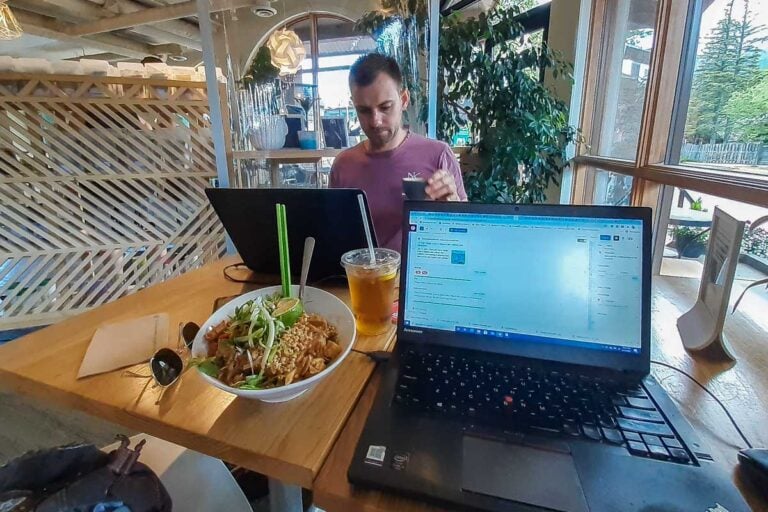 5 Absolute BEST Cafes and Coffee Shops in Canmore with scenic views!