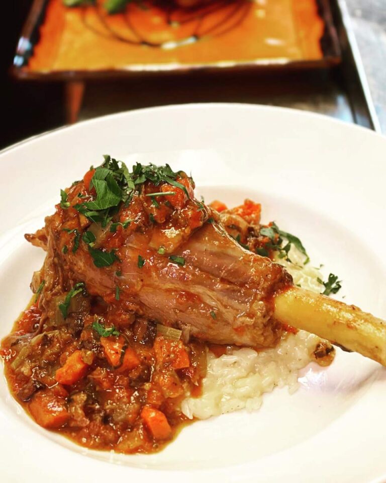 10 BEST Restaurants in Yaletown, Vancouver that you'll love!