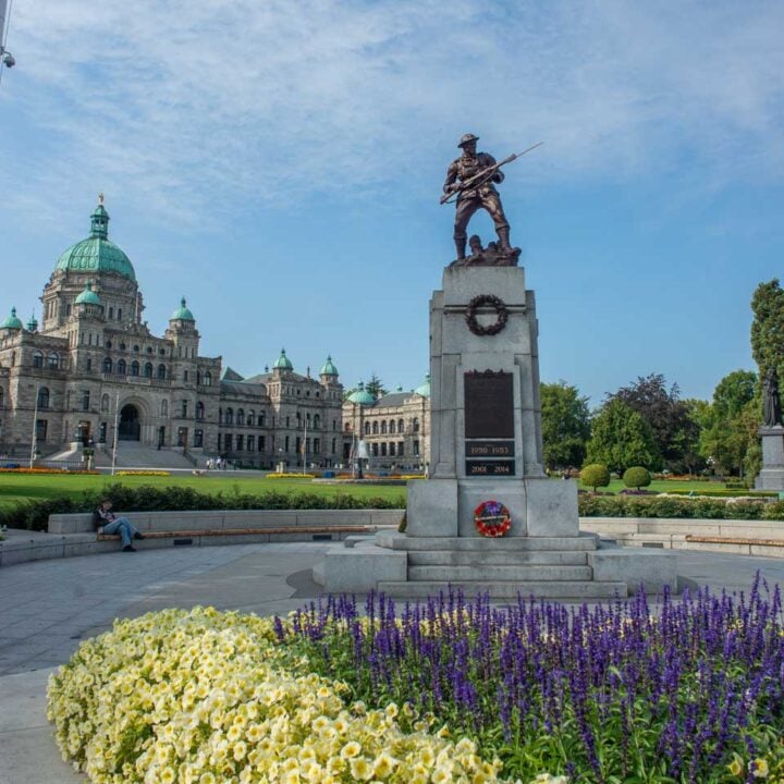 The-parliamentary-building-in-Victoria-BC-1