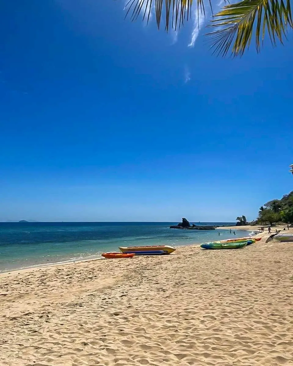 Castaway-Island-beach-in-Fiji
