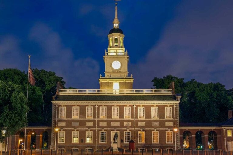 Independence Hall in Philadelphia at night time on a night ghost tour