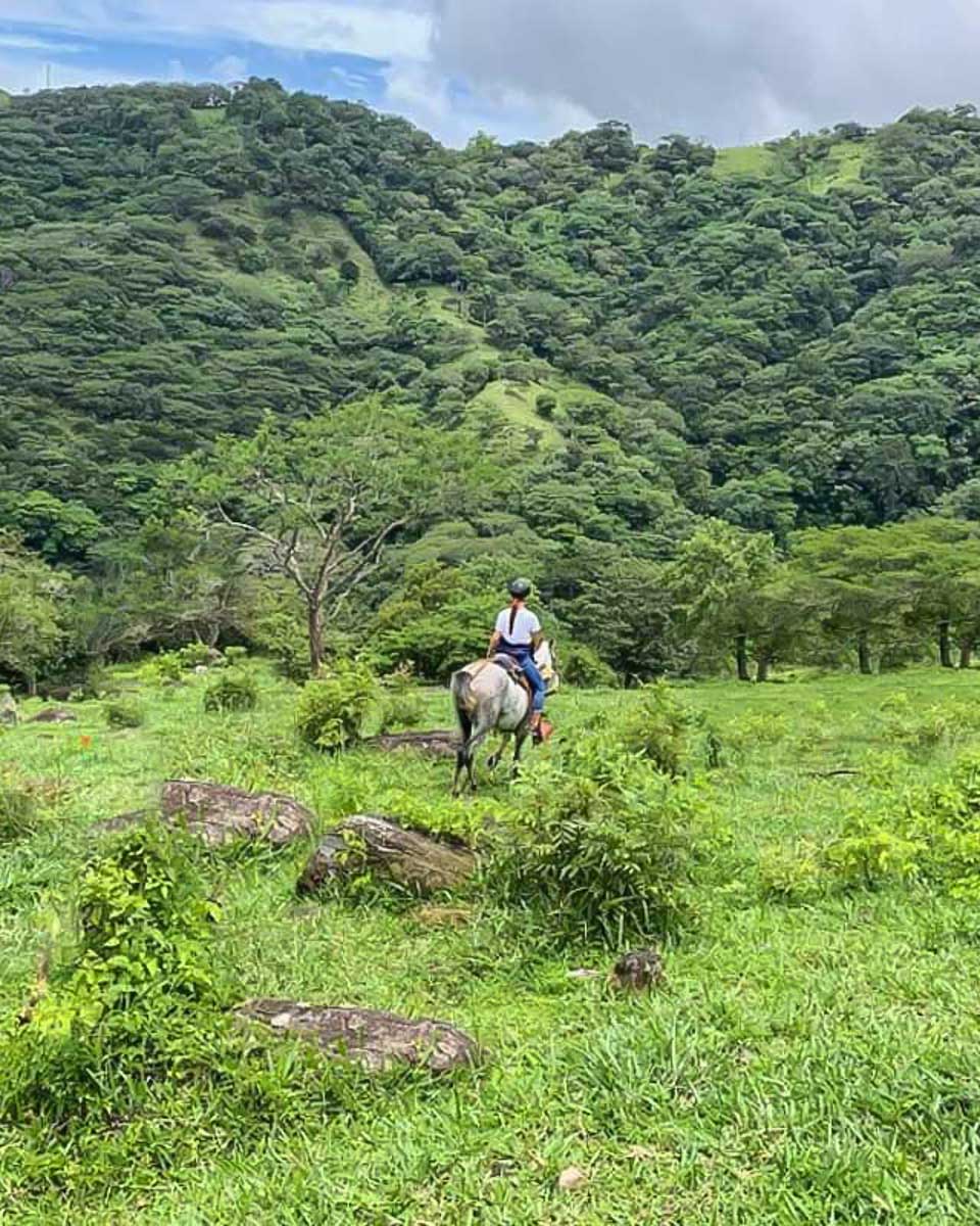 Bailey-rides-a-horse-near-Bogota