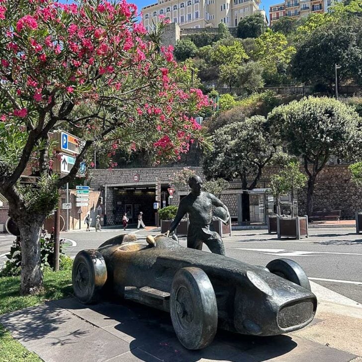 juan manuel fangio staue in Monaco seen on a tour