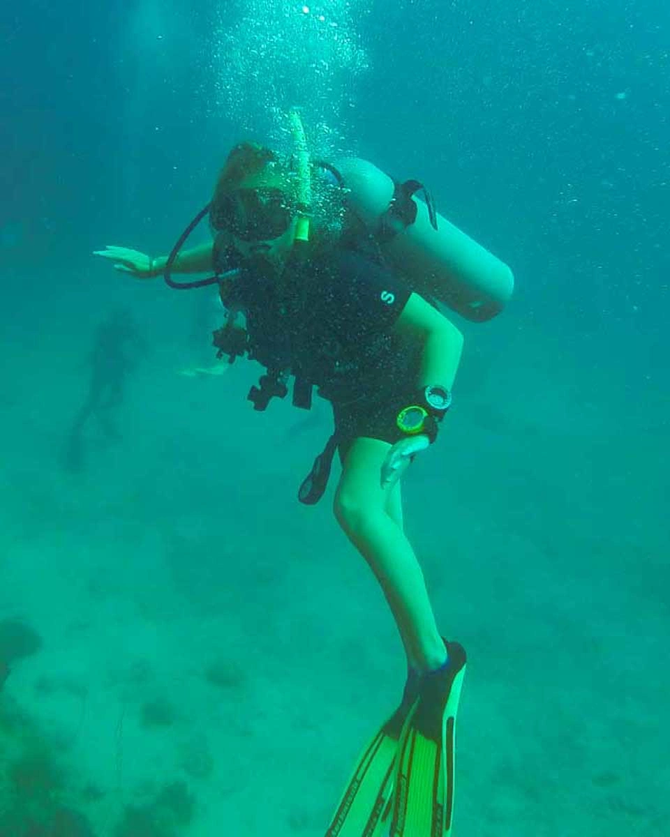 Bailey-scuba-dives-in-Albufeira, Portugal