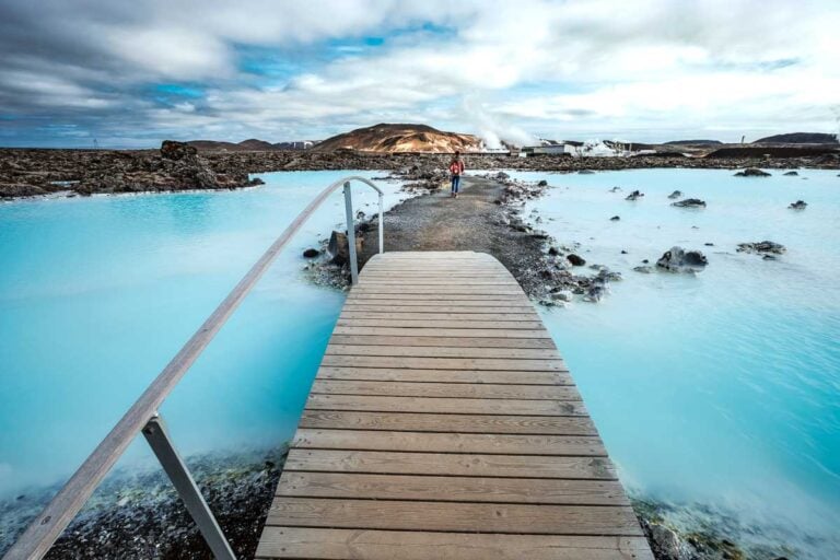 Blue lagoon hot spring spa in Reykjavik Iceland (2)