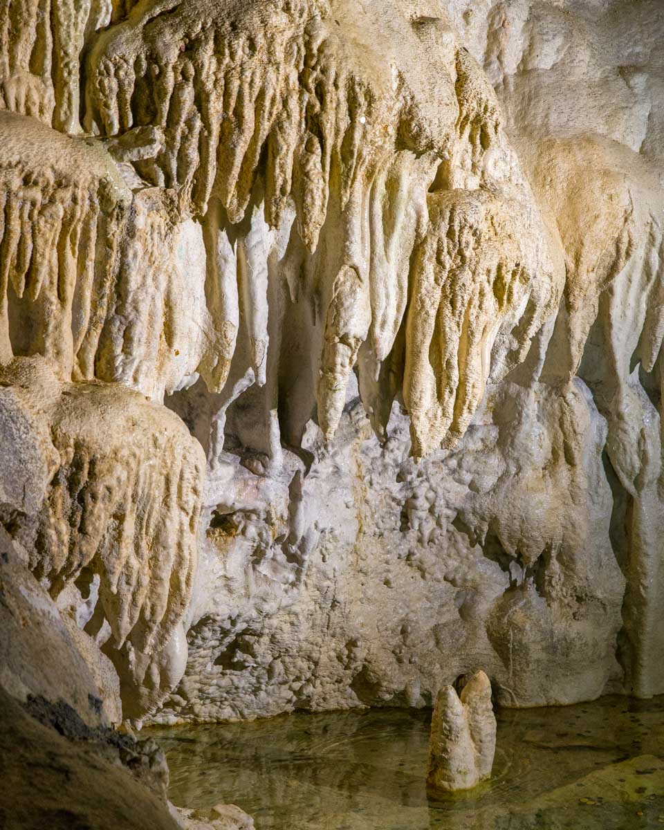 Cave-seen-on-a-tour-in Natural Bridge Caverns near San Antonio Texas