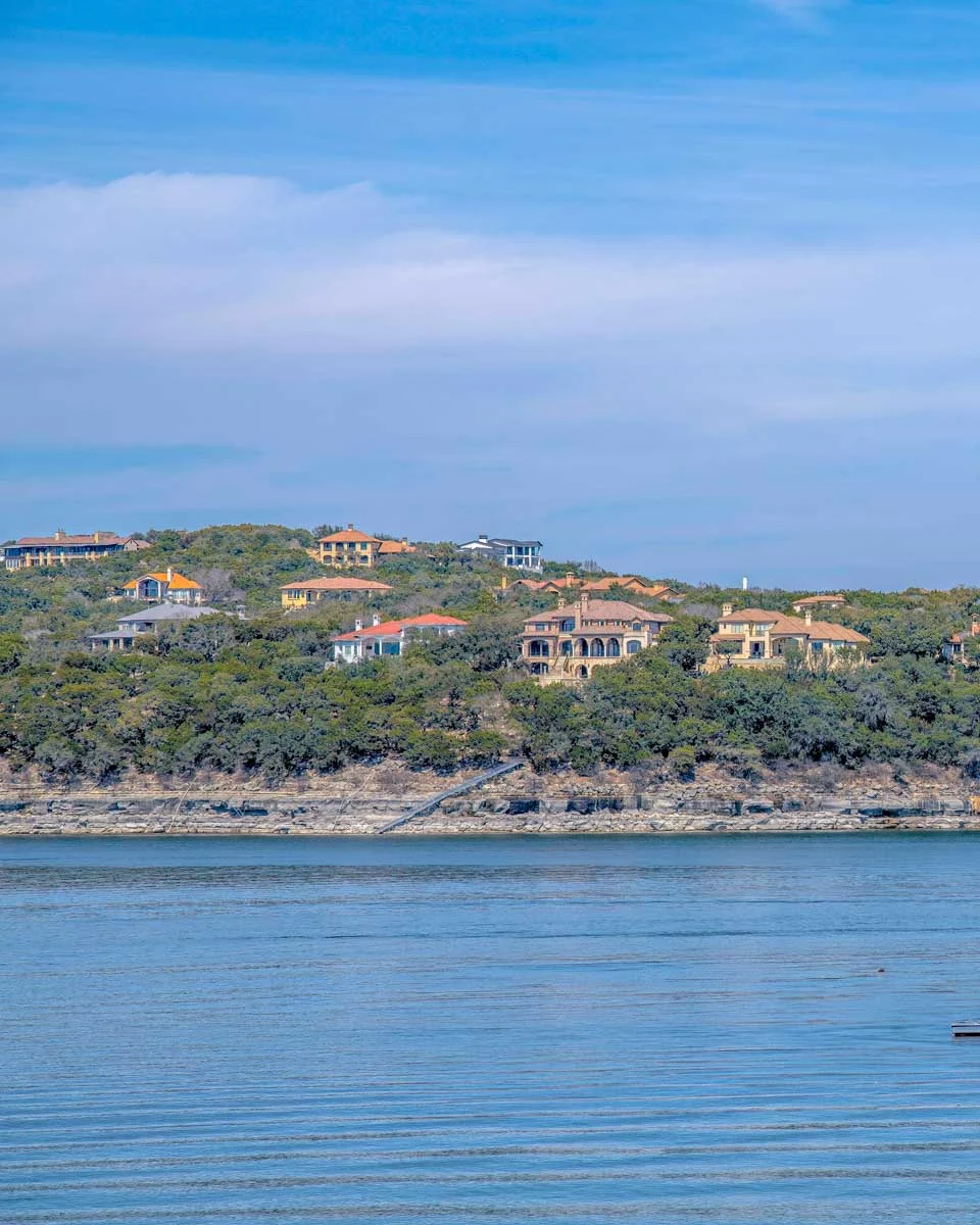 Mansions-on-Lake-Austin-seen-on-a-tour-from-Austin-Texas