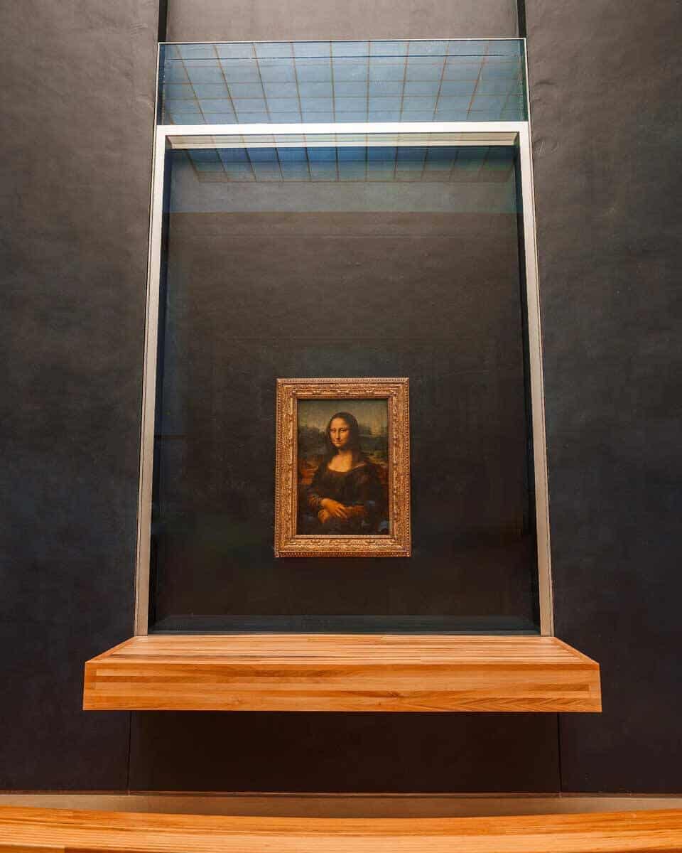 The-Mona-Lisa-at-the-Louvre-in-Paris France-2