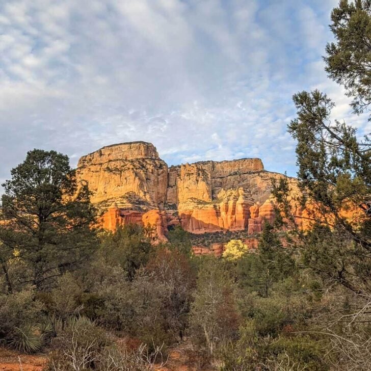 The Sedona red rocks seen on a 4x4 jeep tour from Sedona Arizona