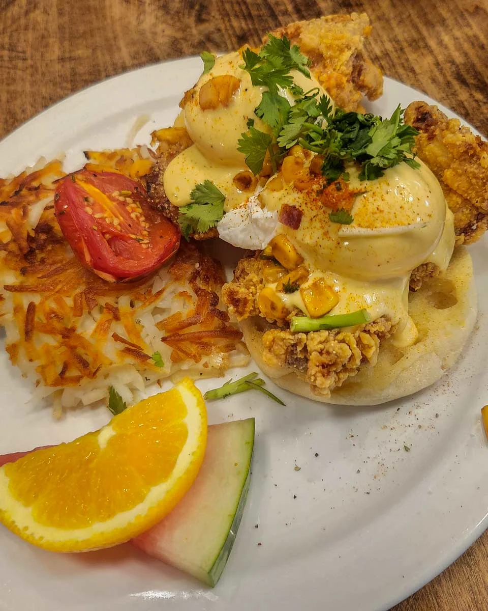 Eggs-benidict-at-Jam-Cafe-in-Victoria BC