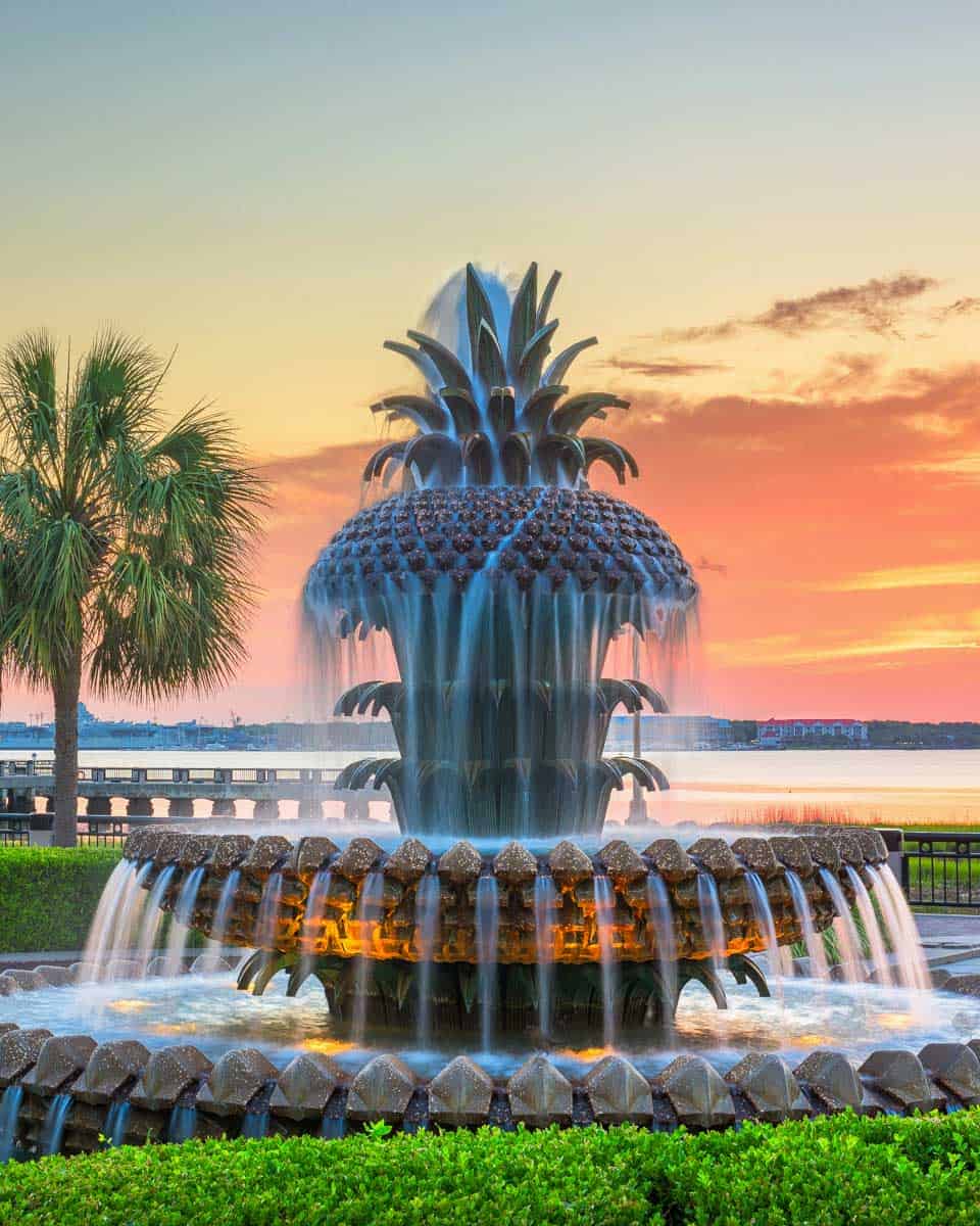 The Pineapple Fountain at Waterfront Park in Charleston South Carolina (1)