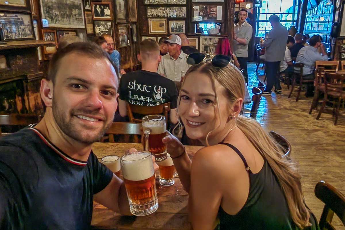 Daniel-and-Bailey-take-a-selfie-in-a-pub-in London England