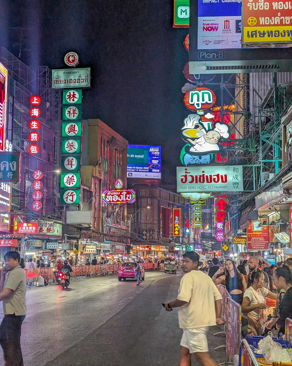 People walk in Chinatown Bangkok Thailand (6)