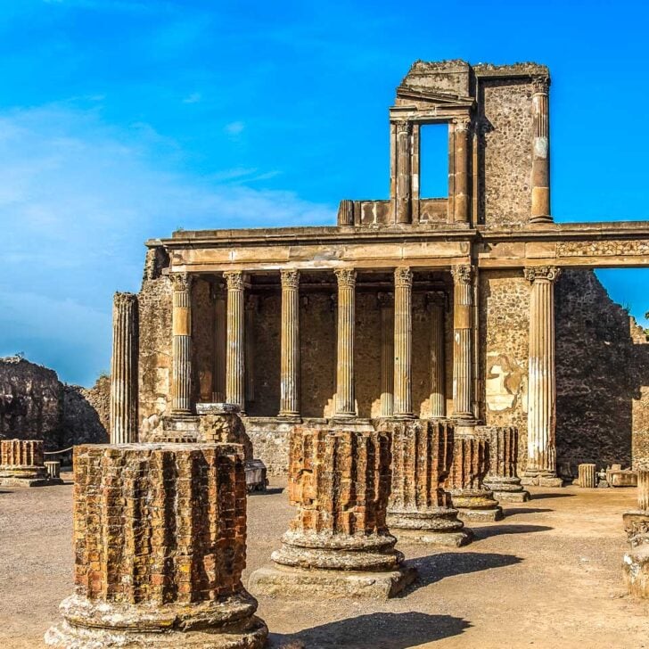 Pompeii-ruins-seen-in Italy