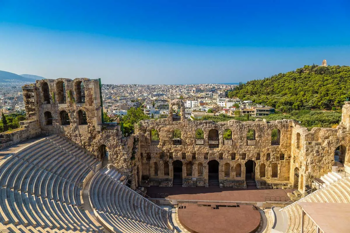 18 Best Things to do in Greece