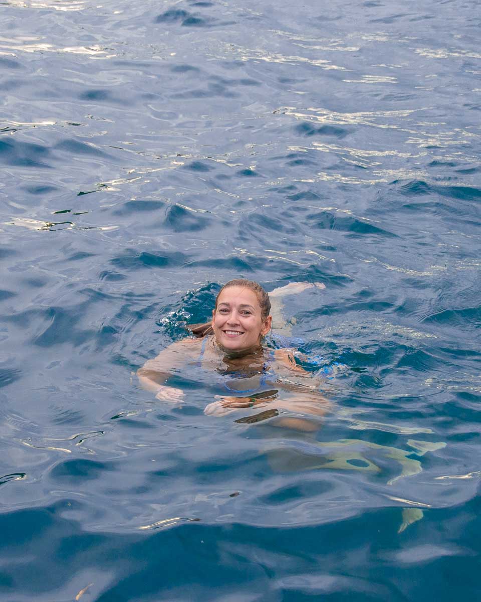 Bailey-swims-in-the-water-on-a-cruise in Bermuda