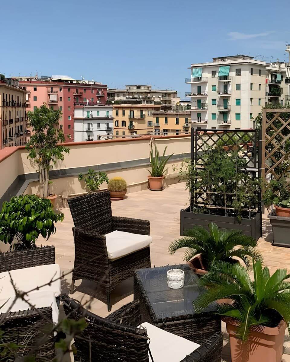 Tuanis Napoli Suites & Rooms in Naples Italy 1