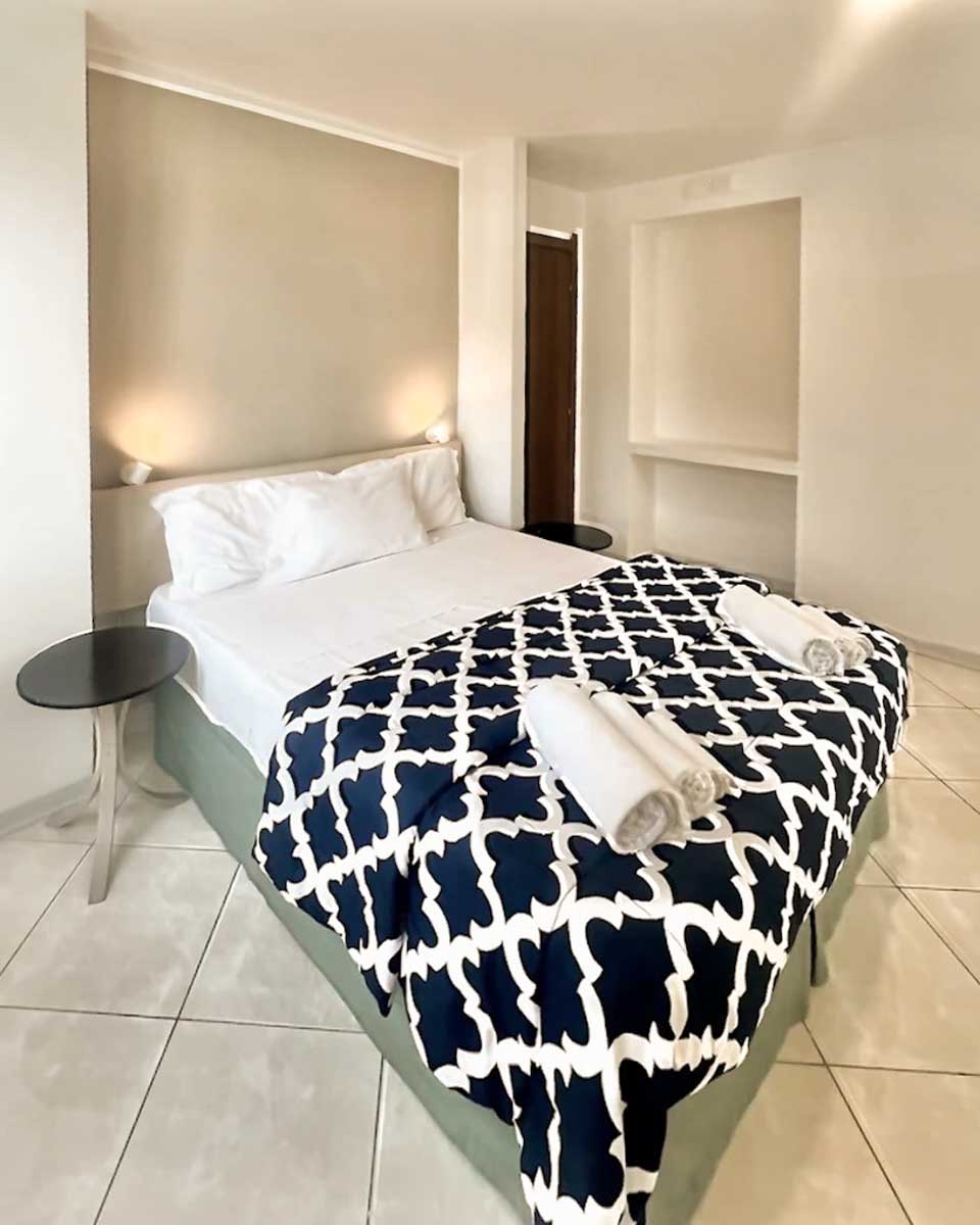 Tuanis Napoli Suites & Rooms in Naples Italy