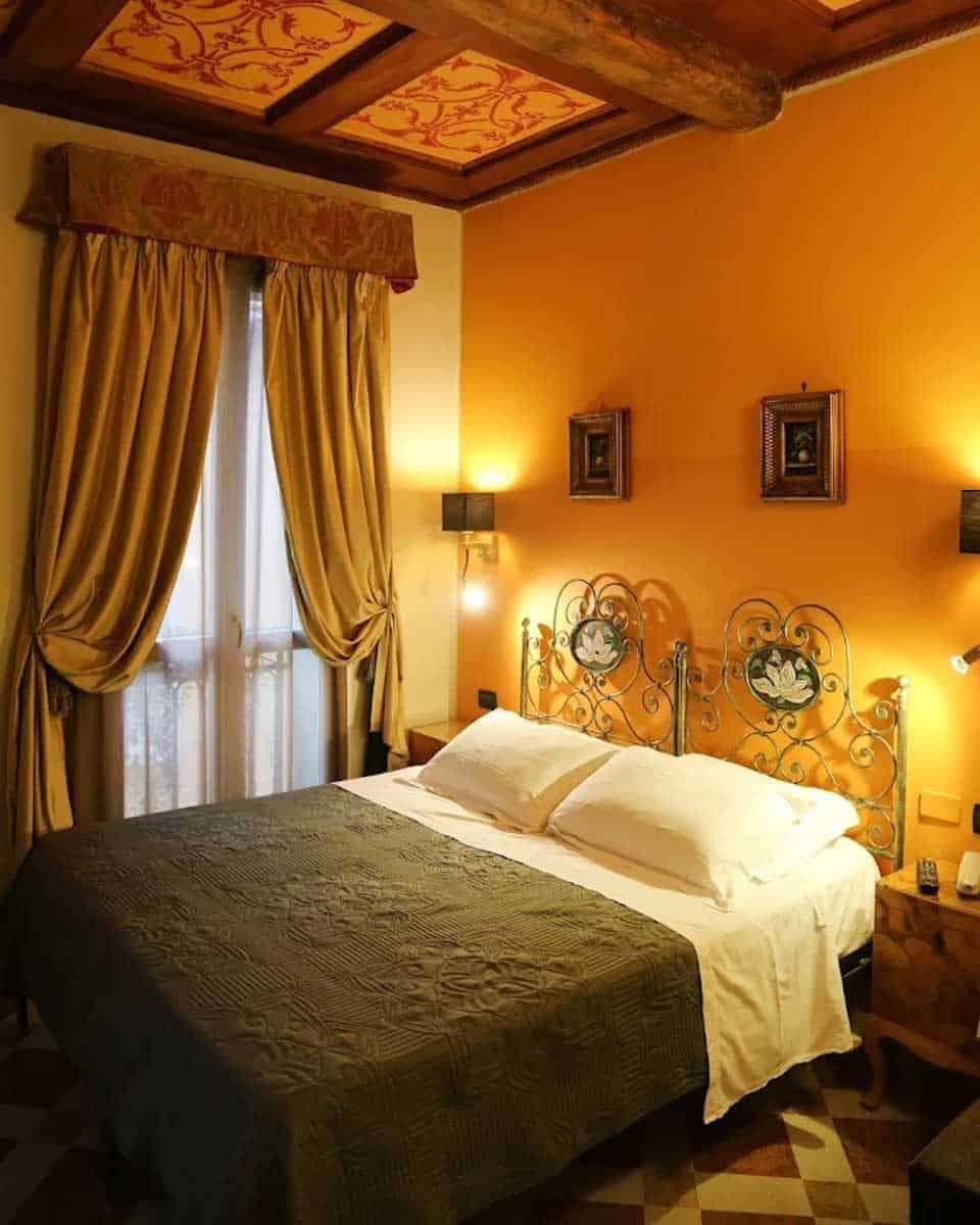 Albergo delle Drapperie in Bologna Italy 3