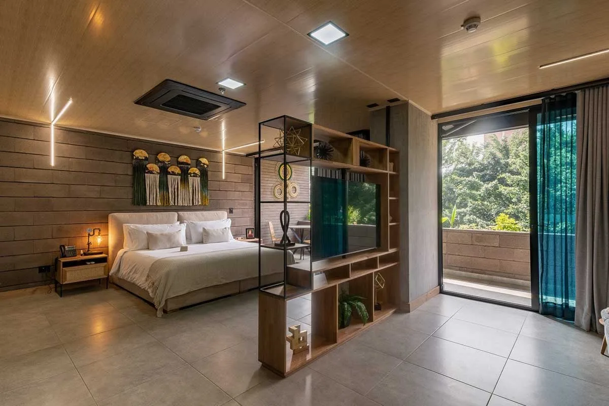 Livingbyarmoniko in Medellin Colombia