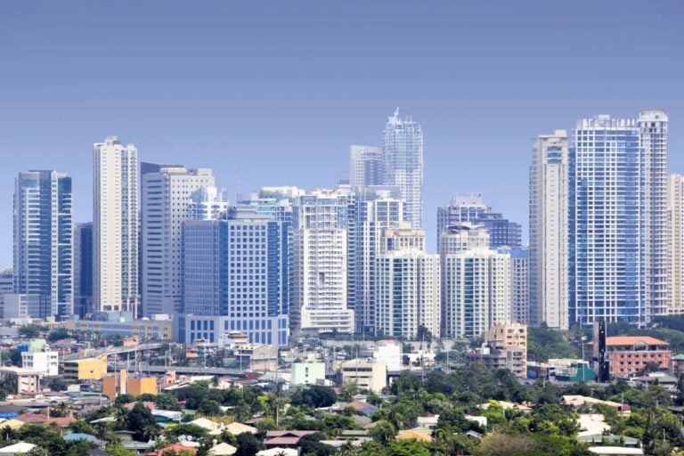 City-skyline-of-skyscrapers-in-Manila-Philippines