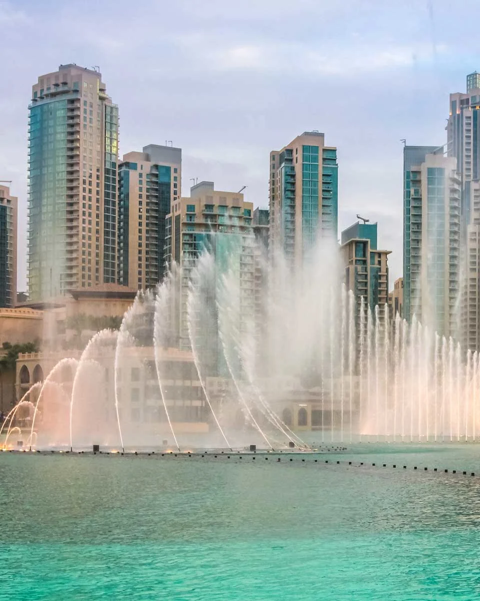 Dubai Fountain sunset show outside the Dubai Mall