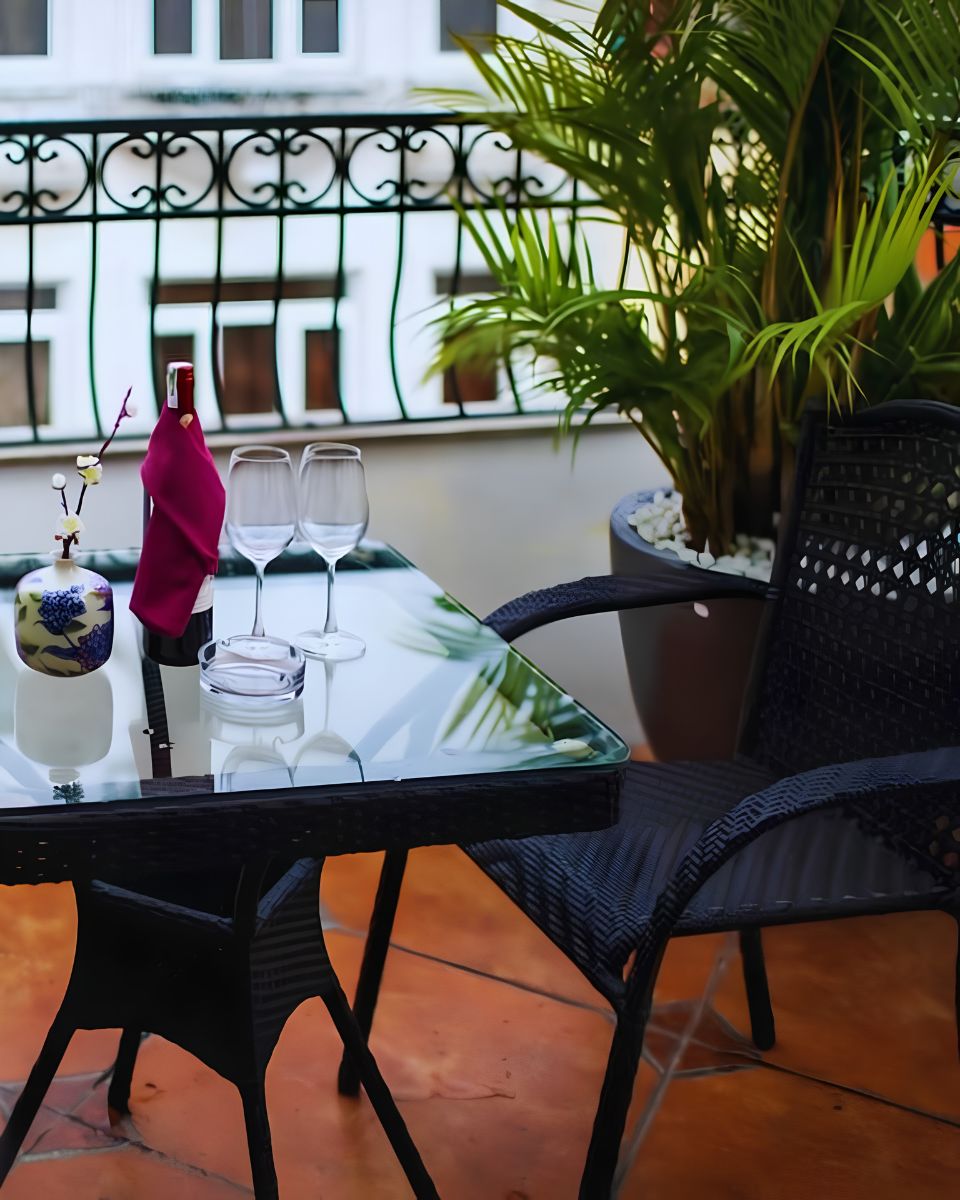Hotel Emerald Waters Classy in Hanoi Vietnam 2