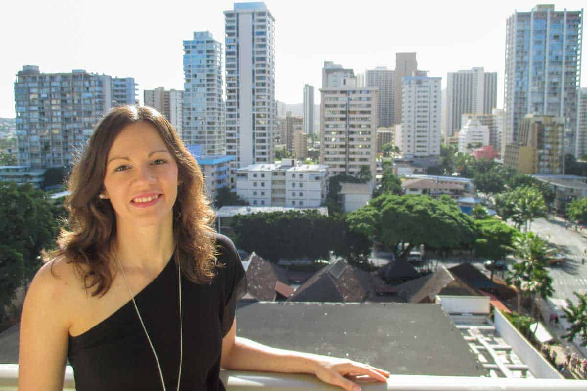 Trelle-in-Hawaii-on-a-hotel-balcony-in-Waikiki