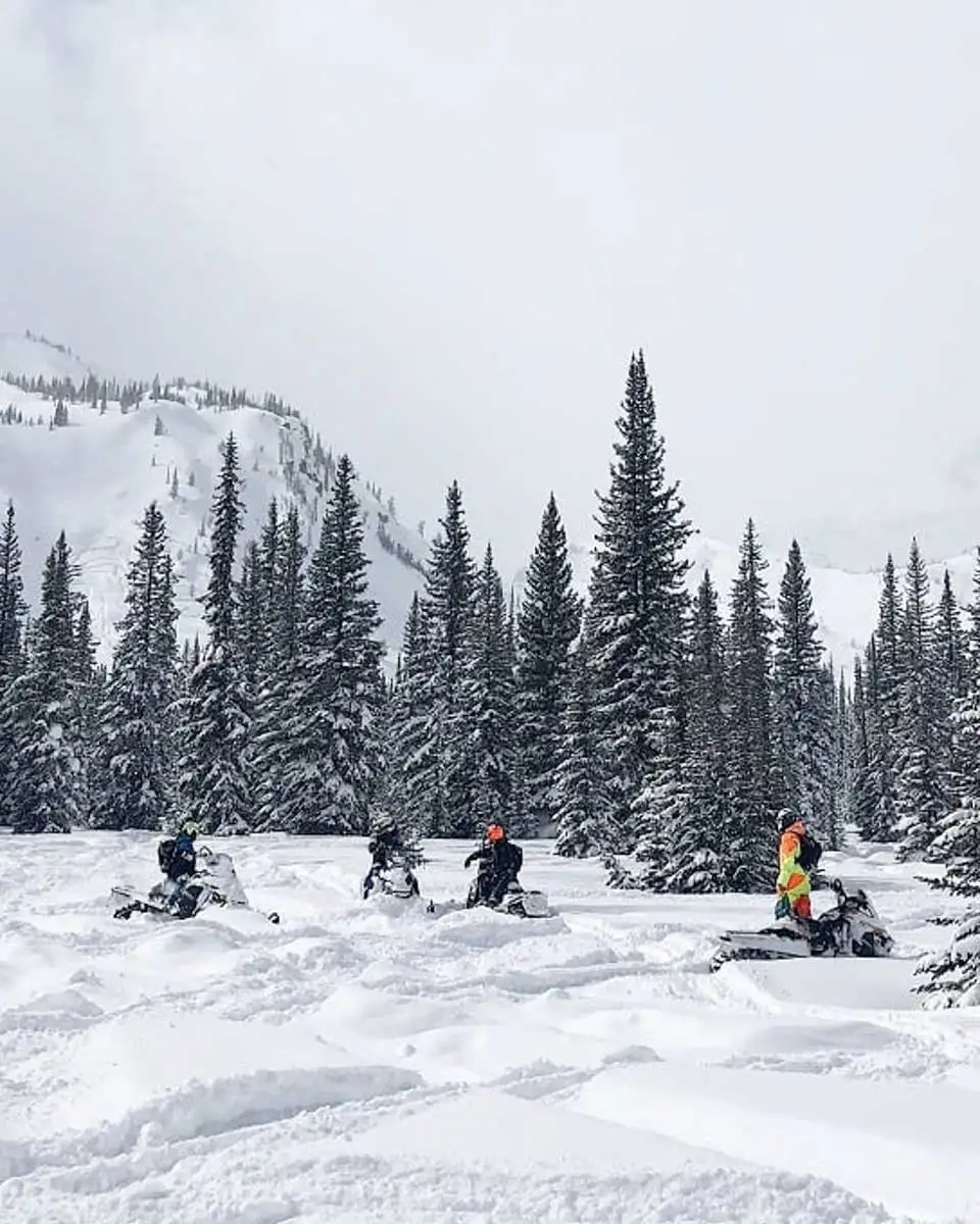 snowmobiling-in-whistler-Canada on a tour in winter