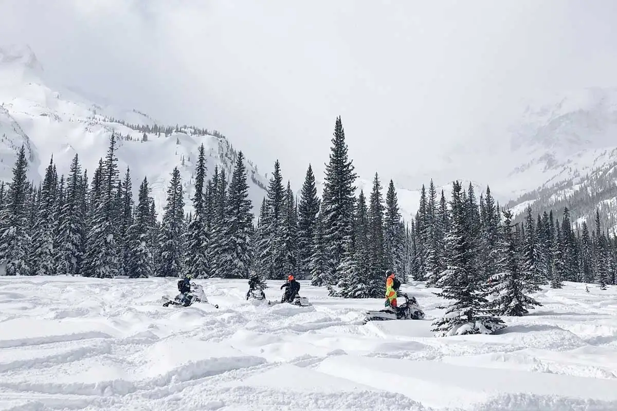 snowmobiling-in-whistler-Canada