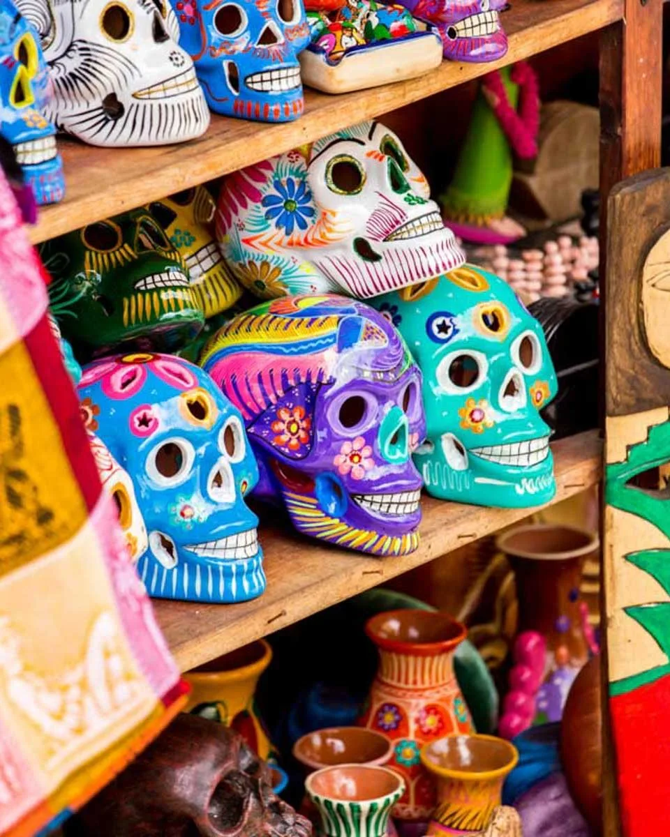 Arts-and-crafts-while-shopping-in-Cancun Mexico