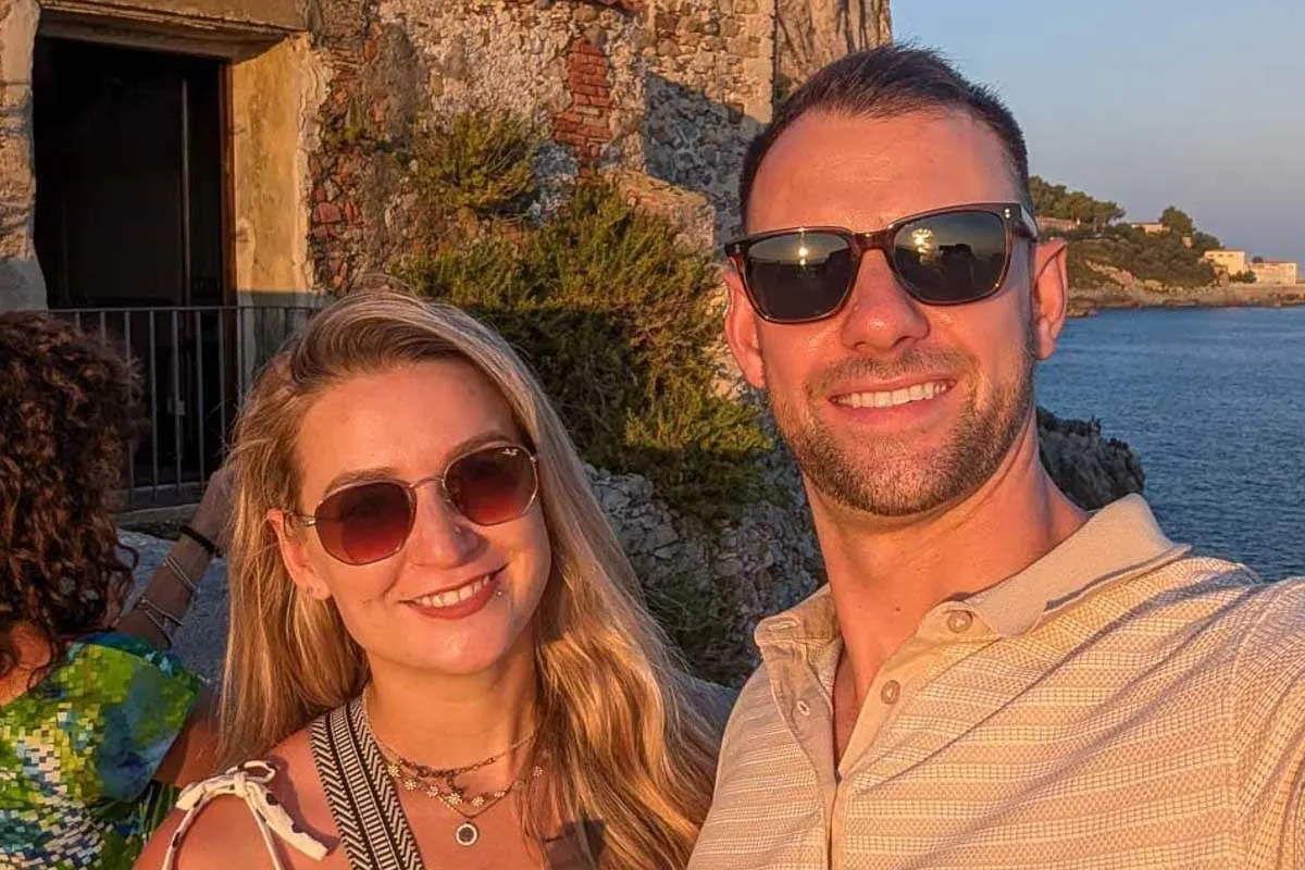 Bailey-and-Daniel-take-a-selfie-in-Essaouira-Morocco