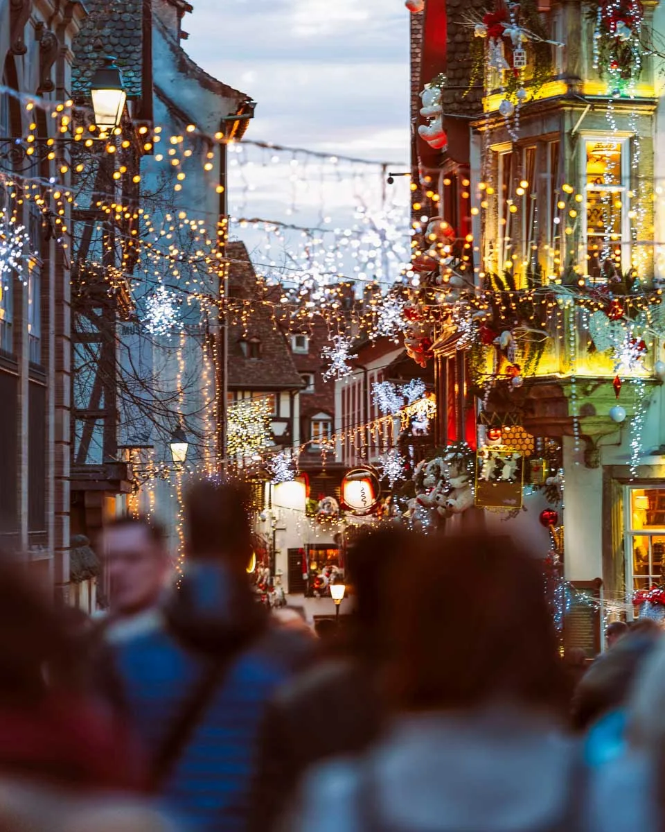 Christmas-Market-atmosphere-in-Strasbourg-France