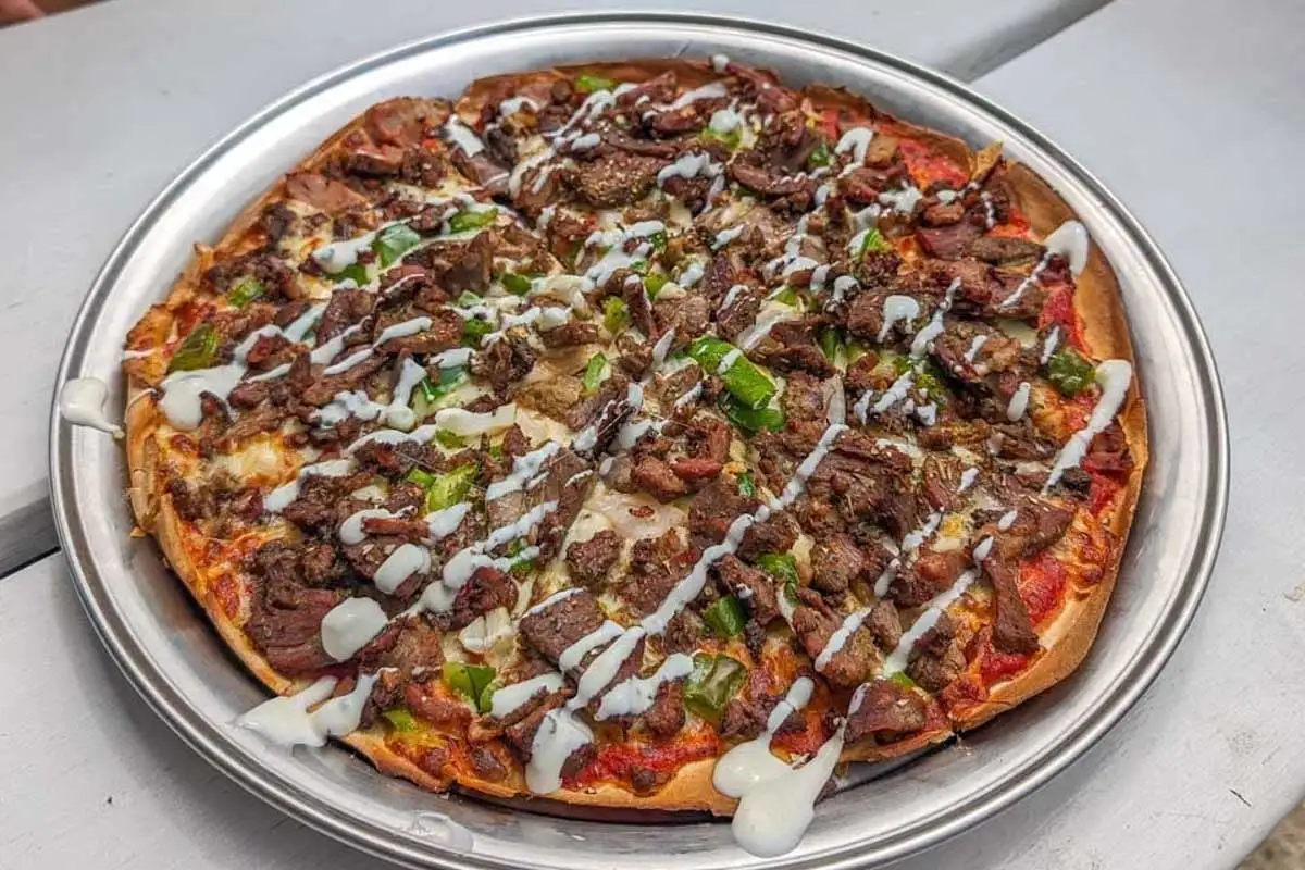 Pizza-eaten-for-lunch-in Byron Bay Australia