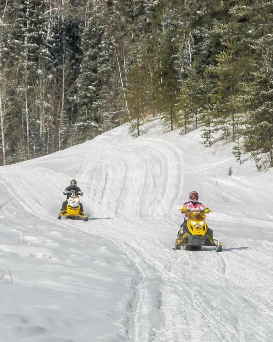 snowmobiling-in-Fairbanks Alaska