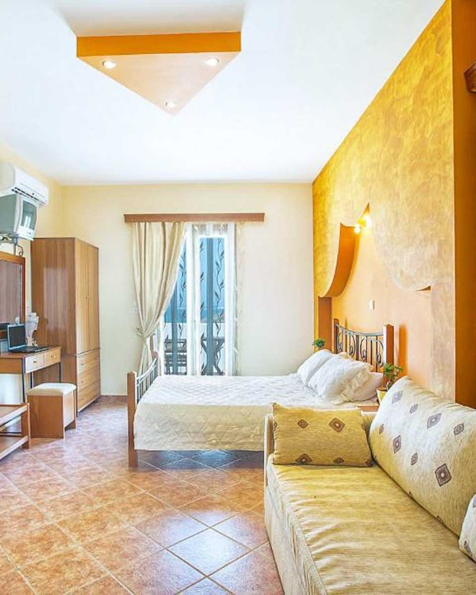 Golden Sun Hotel in Naxos Greece