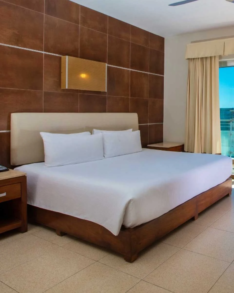 Krystal Urban Canc&uacute;n Centro & Beach Club in Cancun Mexico 1