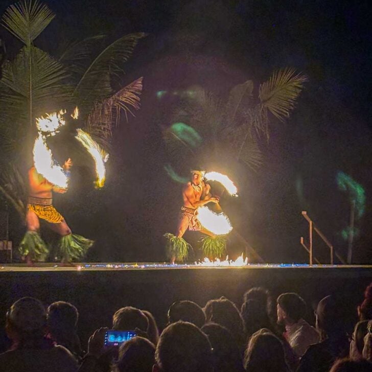 Fire-dancers-at-a-luau-in-North Shore Oahu Hawaii