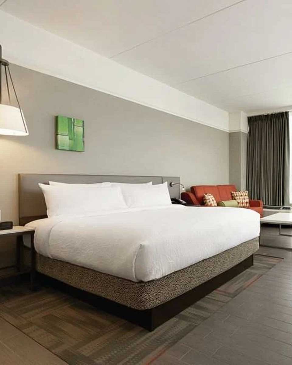 Hilton Garden Inn Calgary Downtown in Calgary Canada (1)