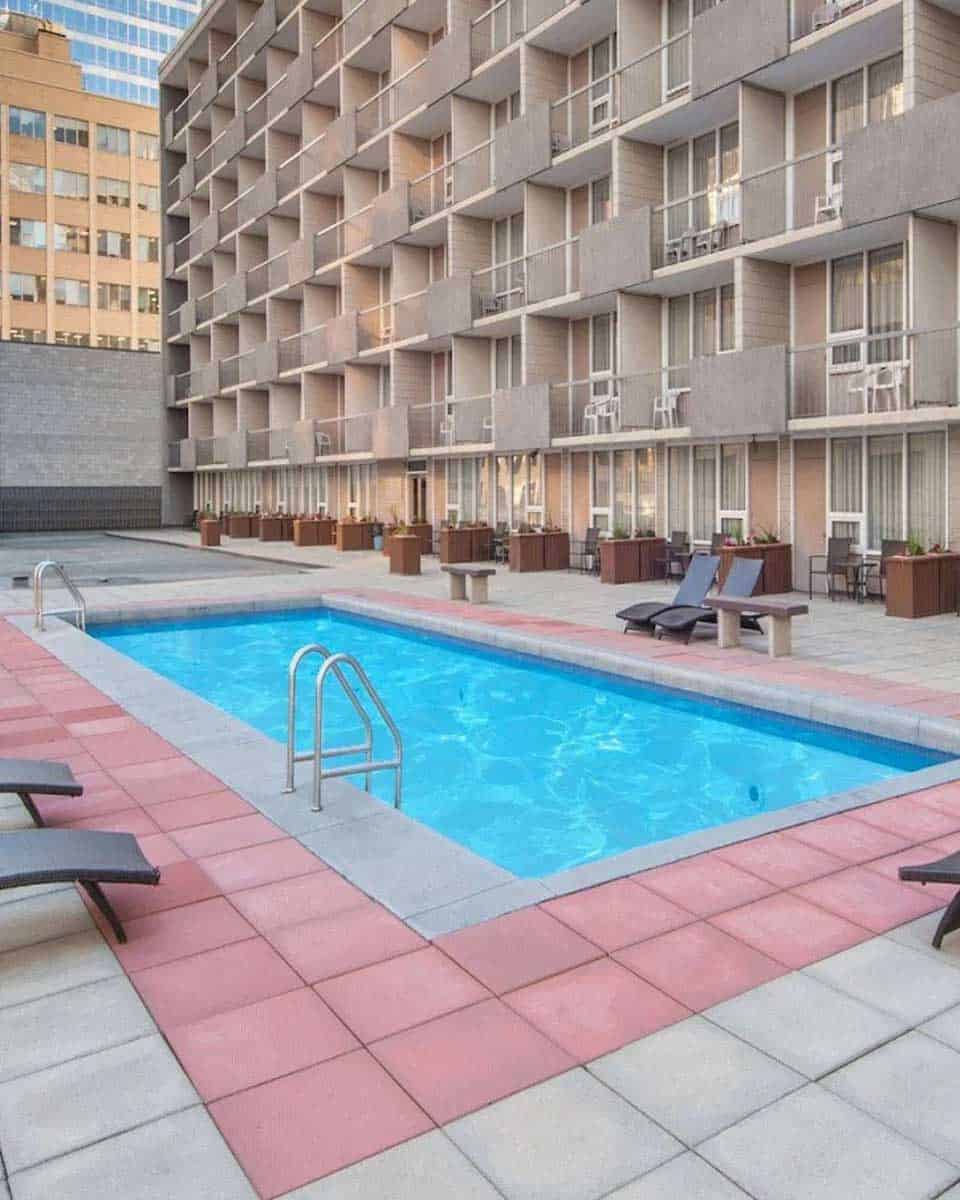 Ramada Plaza by Wyndham Calgary Downtown in Calgary Canada 1 (2)