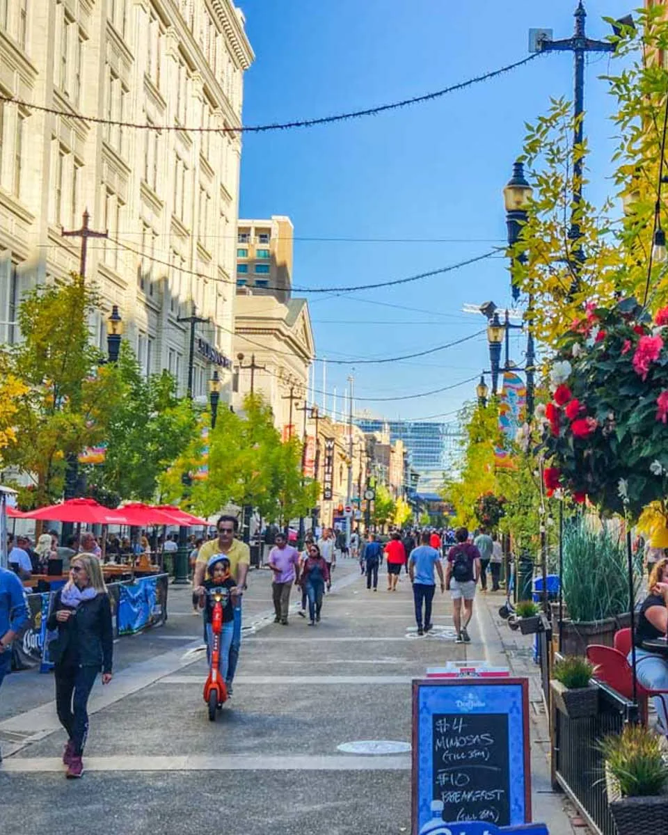 Stephen-Avenue-in-Calgary 1
