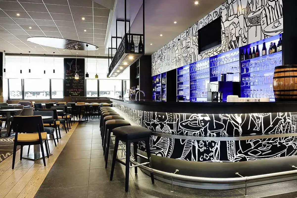 The bar at ibis Hotel Brussels Centre Gare du Midi