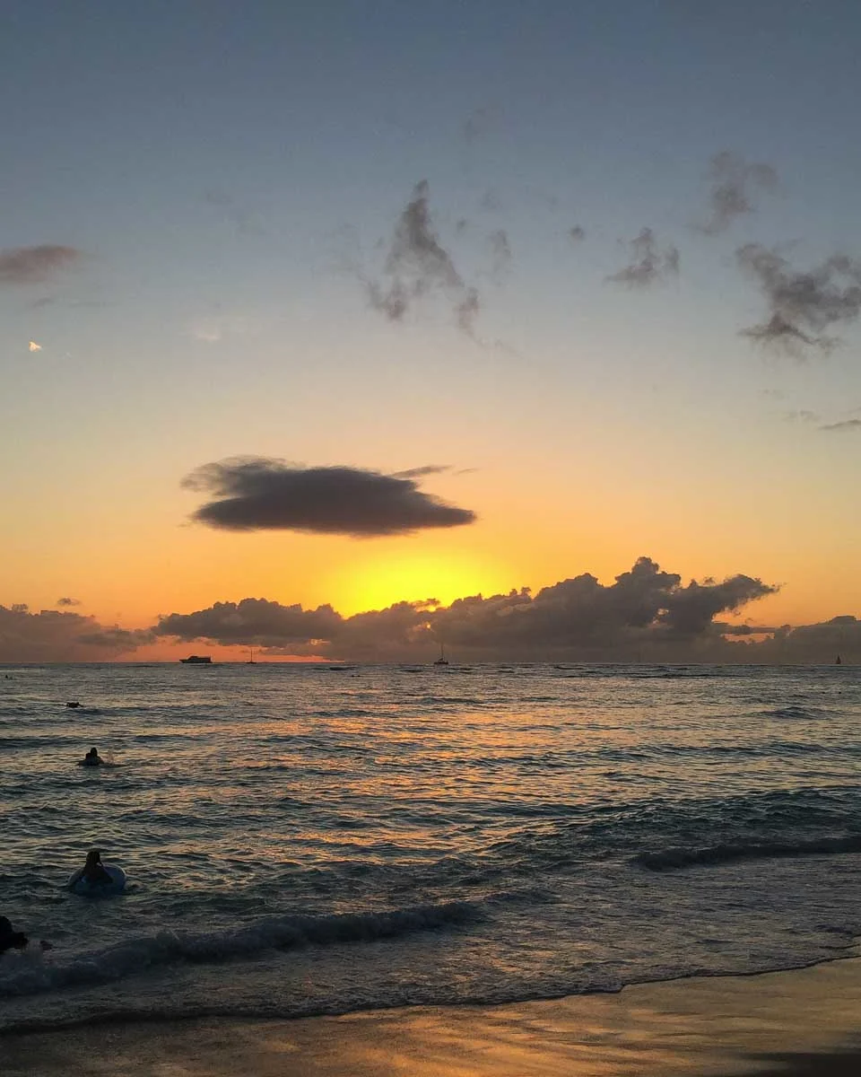 The sunset at Kuhio Beach in Waikiki Honolulu Hawaii (65)