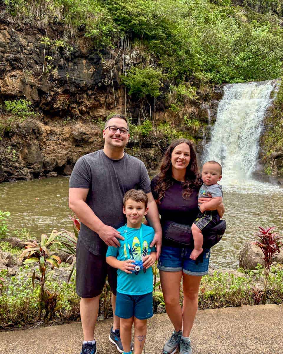 Trelle-at-waimea-falls-on-oahu-hawaii-on-a-luau