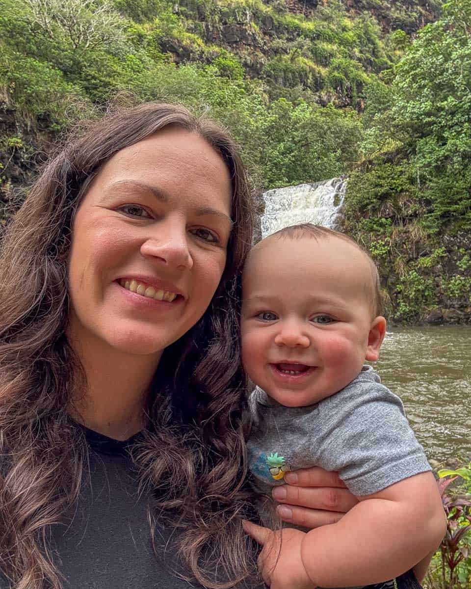 Trelle-with-baby-at-Waimea-Falls-North-Shore-Oahu-Hawaii