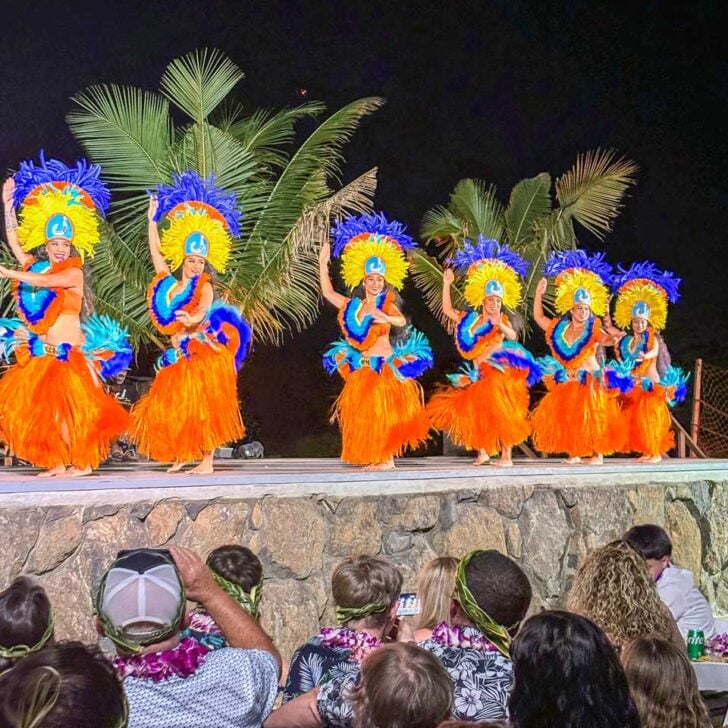 Women-dance-at-a-luau-in-North Shore Oahu-Hawaii-20