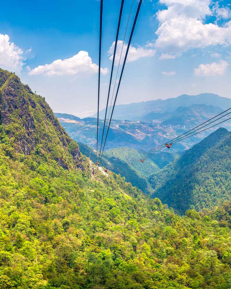 Fansipan Cable Car in Sapa Vietnam (3)